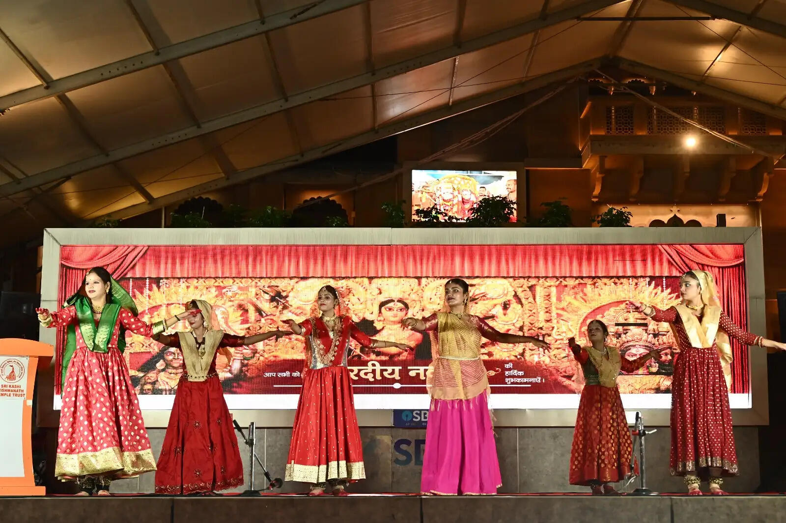 काशी विश्वनाथ धाम में भक्ति और कला का संगम, भजनों व नृत्य प्रस्तुतियों ने बांधा समां