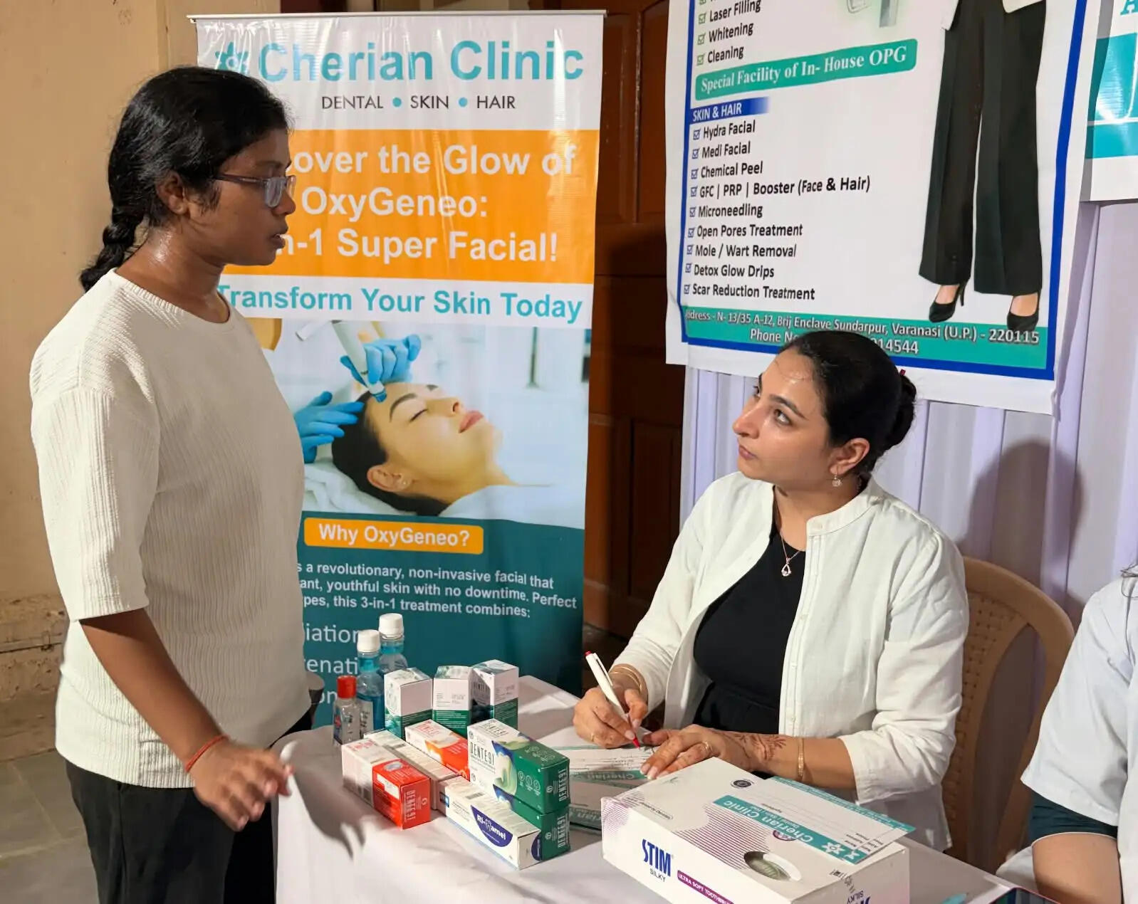 चेरियन क्लीनिक ने आर्य महिला पीजी कॉलेज में लगाया मेडिकल कैंप, सैकड़ों छात्राओं की हुई स्वास्थ्य जांच