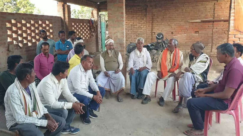 Varanasi News: किसान कमेरा रक्षा संकल्प सभा का कोर कमेटी मोहनसराय किसान संघर्ष समिति की बैठक मे सर्वसम्मत से हुआ निर्णय