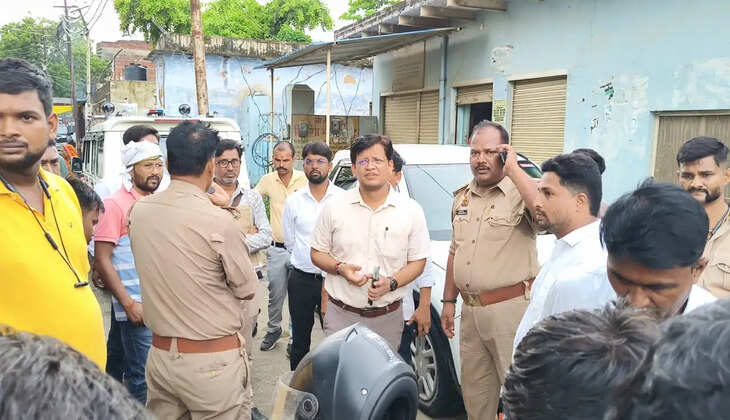 मीरजापुर के लोहिया तालाब स्थित विवादित भूमि पर बेदखली आदेश के अनुपालन में राजस्व प्रशासन ने निरीक्षण किया। प्रतिवादी को कब्जा हटाने के लिए 10 दिन का समय दिया गया, अन्यथा प्रशासनिक कार्रवाई होगी।