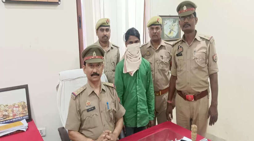 Varanasi news: रेलवे सुरक्षा के तहत बड़ी कार्रवाई, वांछित आरोपी गिरफ्तार