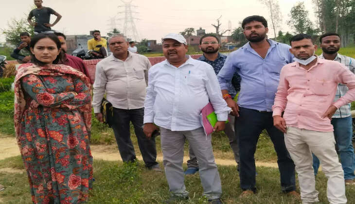 सहजनवा&nbsp;में शिकायत होने पर जाँच टीम ने किया ग्राम पंचायत के विकास कार्यो का निरीक्षण