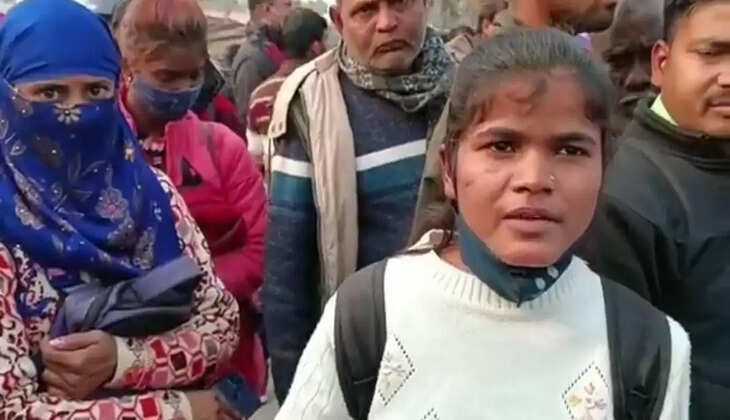 Chandauli news: दबंगों ने छात्राओं के साथ की छेड़खानी,&nbsp;रोकने पर कॉलेज में घुसकर शिक्षक की पिटाई&nbsp;