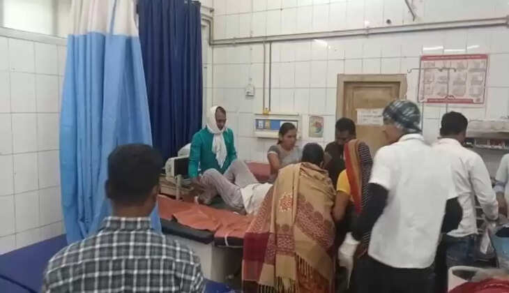 Chandauli News:&nbsp;चंदौली में&nbsp;अज्ञात वाहन ने साइकिल सवार व्यक्ति को मारी टक्कर, हालत गंभीर, जिला अस्पताल में इलाज जारी