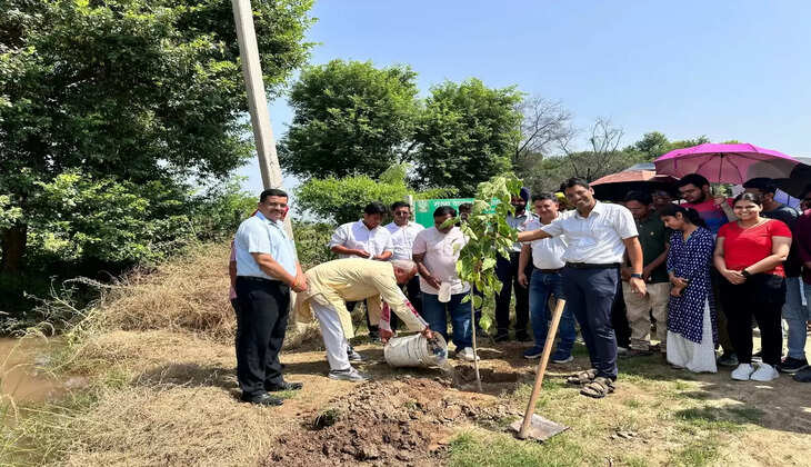 वर्ल्ड एग्रो टूरिज्म दिवस पर पौधा रोपण, जल, जंगल, जमीन बचाने का दिया संदेश