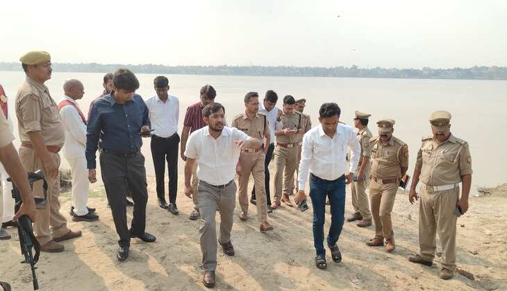 नमो घाट एयर शो को लेकर प्रशासन अलर्ट, गंगा तटीय क्षेत्रों में सुरक्षा और यातायात व्यवस्था का लिया जायजा