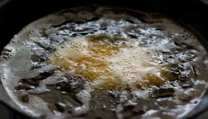अचानक आ धमकी बेटी, पत्नी के टुकड़े-टुकड़े कर बड़ी कड़ाही में उबाल रहा था पति, देखकर कांप उठी रूह