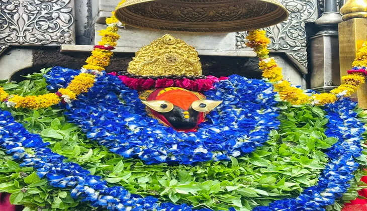 विंध्यवासिनी मंदिर की सुरक्षा पर सवाल, परिसर में मिले निजी CCTV कैमरे, प्रशासन ने हटवाए