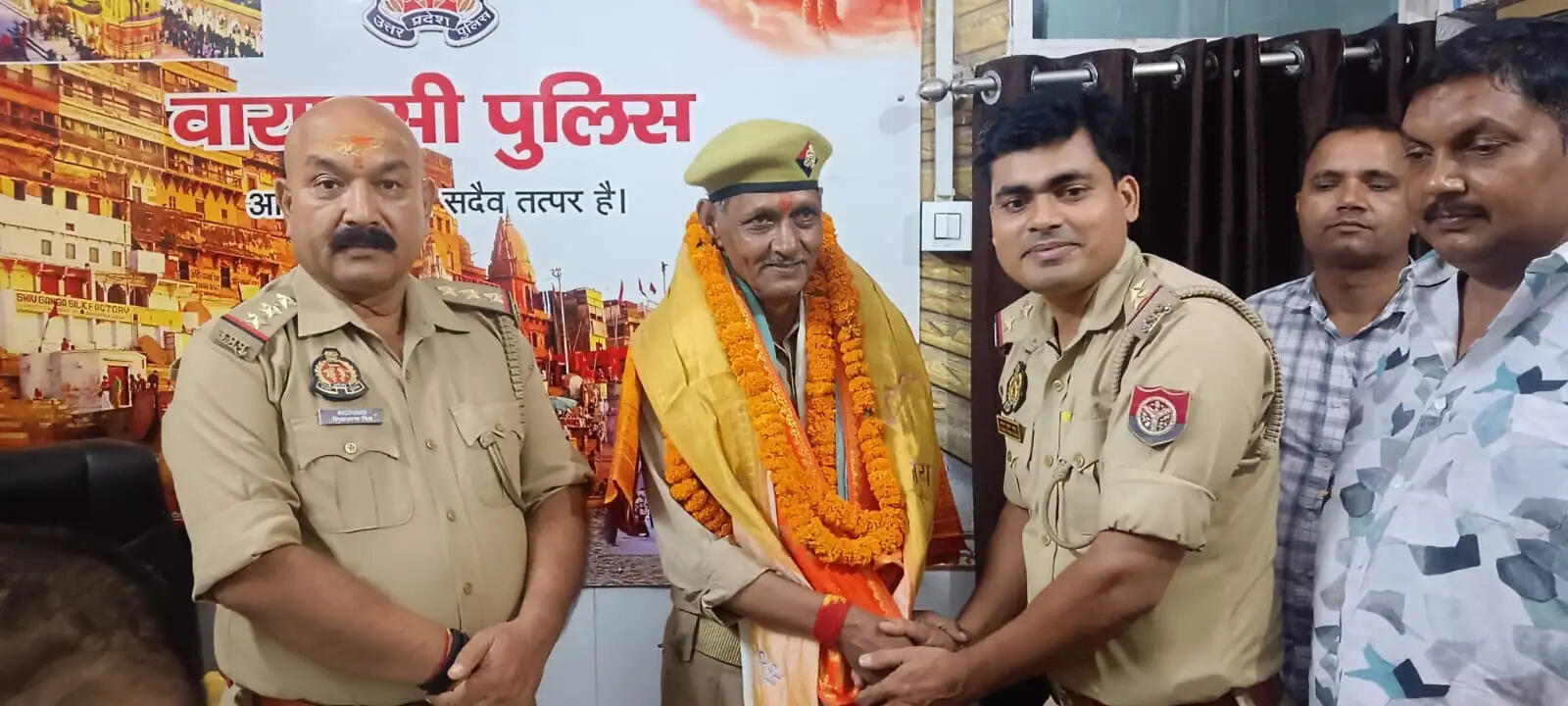 38 वर्षों की निष्कलंक सेवा के बाद होमगार्ड शिव गोपाल पाठक सेवानिवृत्त, सिगरा पुलिस ने दी भावभीनी विदाई