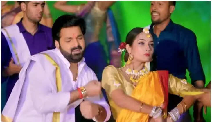 पवन सिंह का &lsquo;रंगबाज राजा&rsquo; फिर हुआ वायरल, रोमांस ने इंटरनेट पर लगाई आग!