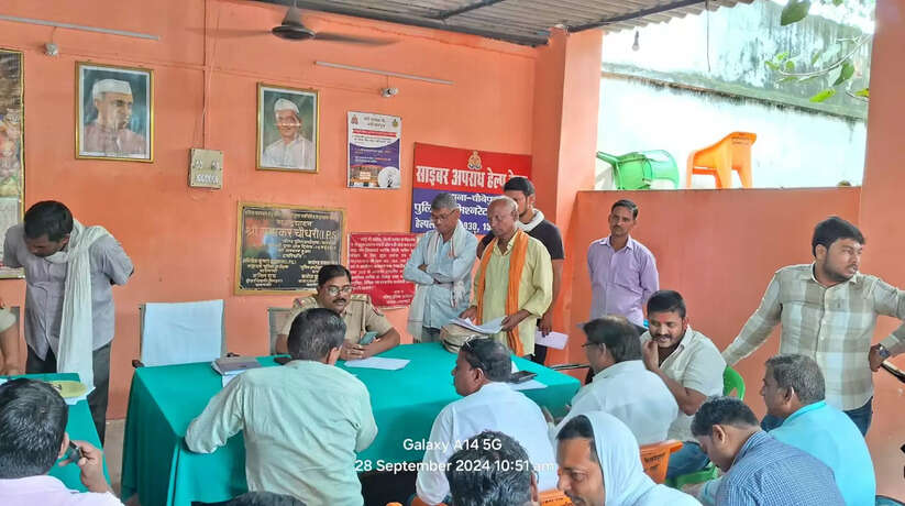 Varanasi news: थाना समाधान दिवस पर प्रभारी निरीक्षक ने सुनी फरियाद