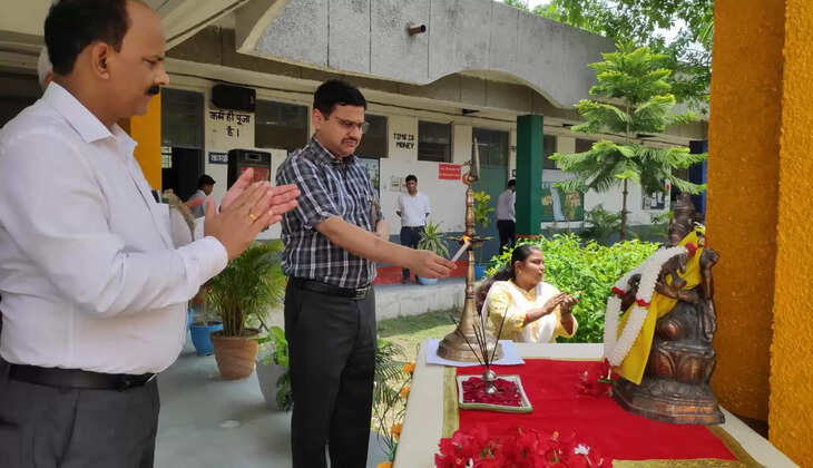 कम्पटीशन में सफल होने के लिए पढ़ाई के अलावा अन्य एक्टिविटी सीखना जरूरी है-जिलाधिकारी