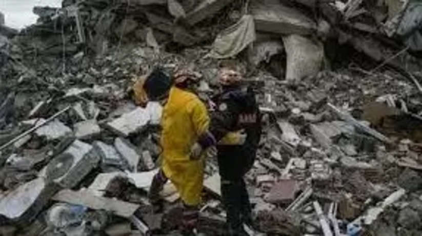 Big Miracle in Turkiye: भूकंप के 13 दिन बाद मलबे से जिंदा निकले पति-पत्नी