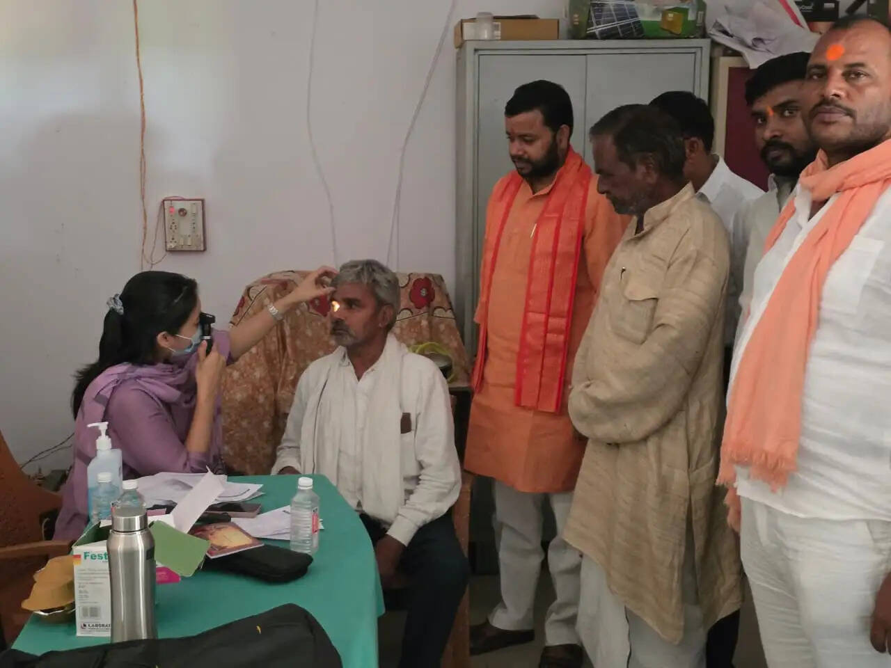 अम्बरीश सिंह भोला की मौजूदगी में सेवा अभियान को मिला सहयोग, पपौरा में नेत्र शिविर का आयोजन