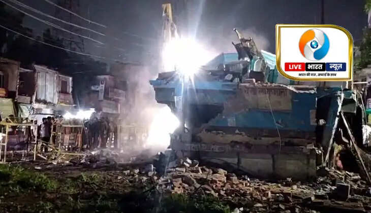 Chandauli News: काली माता मंदिर ध्वस्तीकरण के दौरान गुंबद गिरने से पीडब्ल्यूडी संविदाकर्मी की मौत, सुरक्षा व्यवस्था पर उठे सवाल