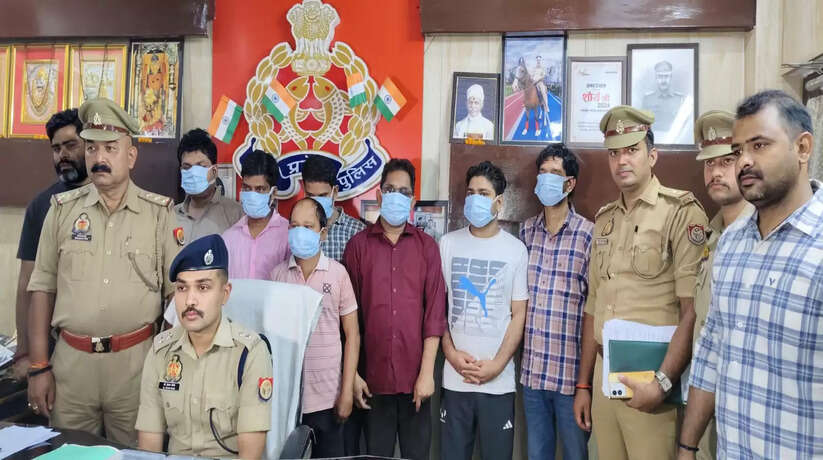 वाराणसी में आईपीएल में सट्टा लगाने वाले गिरोह के 7 सदस्य गिरफ्तार