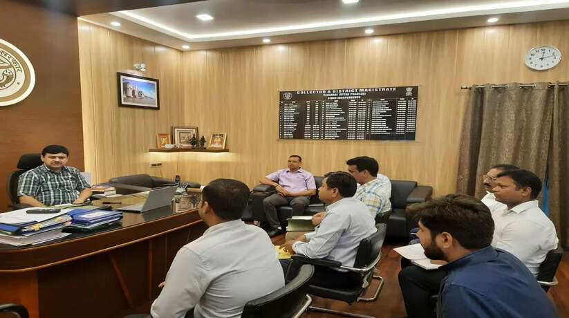बच्चे हमारी जागरूकता के प्रोत्साहन का मार्ग बन सकतें हैं- जिलाधिकारी