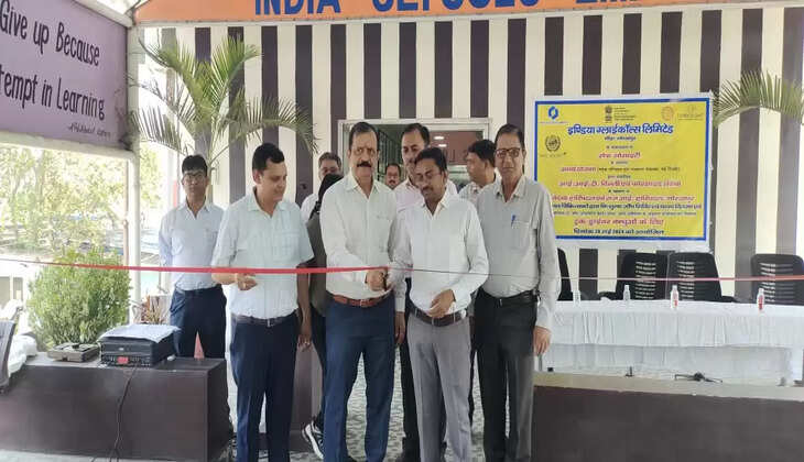 Gorakhpur News: आईजीएल के बिजनेस हेड के मार्गदर्शन में ट्रक ड्राइवर हेतु चिकित्सा शिविर और आयुष्मान कार्ड बनाने का हुआ आयोजन