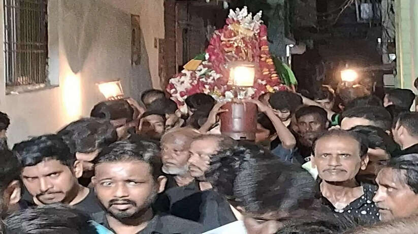 मजलिस को खिताब करते हुए अब्बास मुर्तजा शम्सी ने मौला अब्बास की शहादत का किया बयान