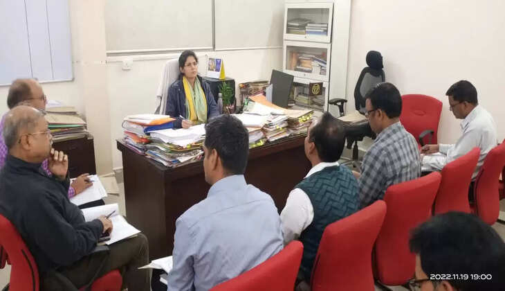 चन्दौली:&nbsp;नगरीय निकाय सामान्य निर्वाचन 2022 की डीएम ने की समीक्षा बैठक