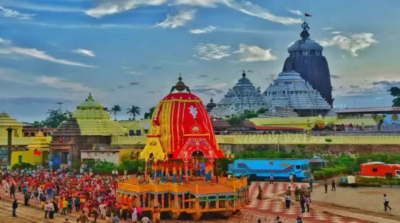 Jagannath Temple Puri: रहस्यों से भरा हैं जगन्नाथ पुरी मंदिर! हवा के विपरीत दिशा में लहराता है मंदिर का ध्वज...