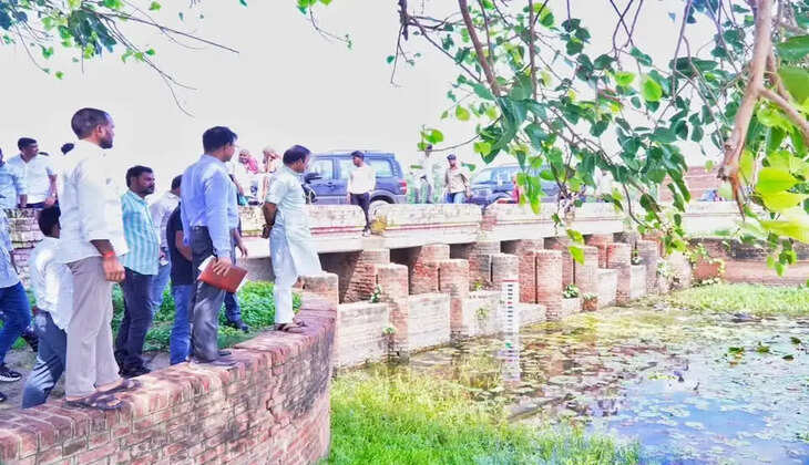 किसानों की शिकायतों पर एक्शन, विधायक सुशील सिंह ने मौके पर दिए समाधान के निर्देश