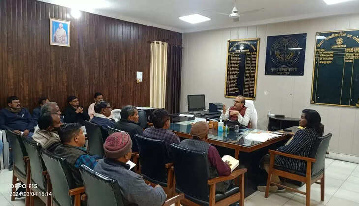 Pryagraj News: निर्वाचन व्यय अनुवीक्षण के अन्तर्गत गठित वीडियो निगरानी टीम को दिया गया प्रथम प्रशिक्षण