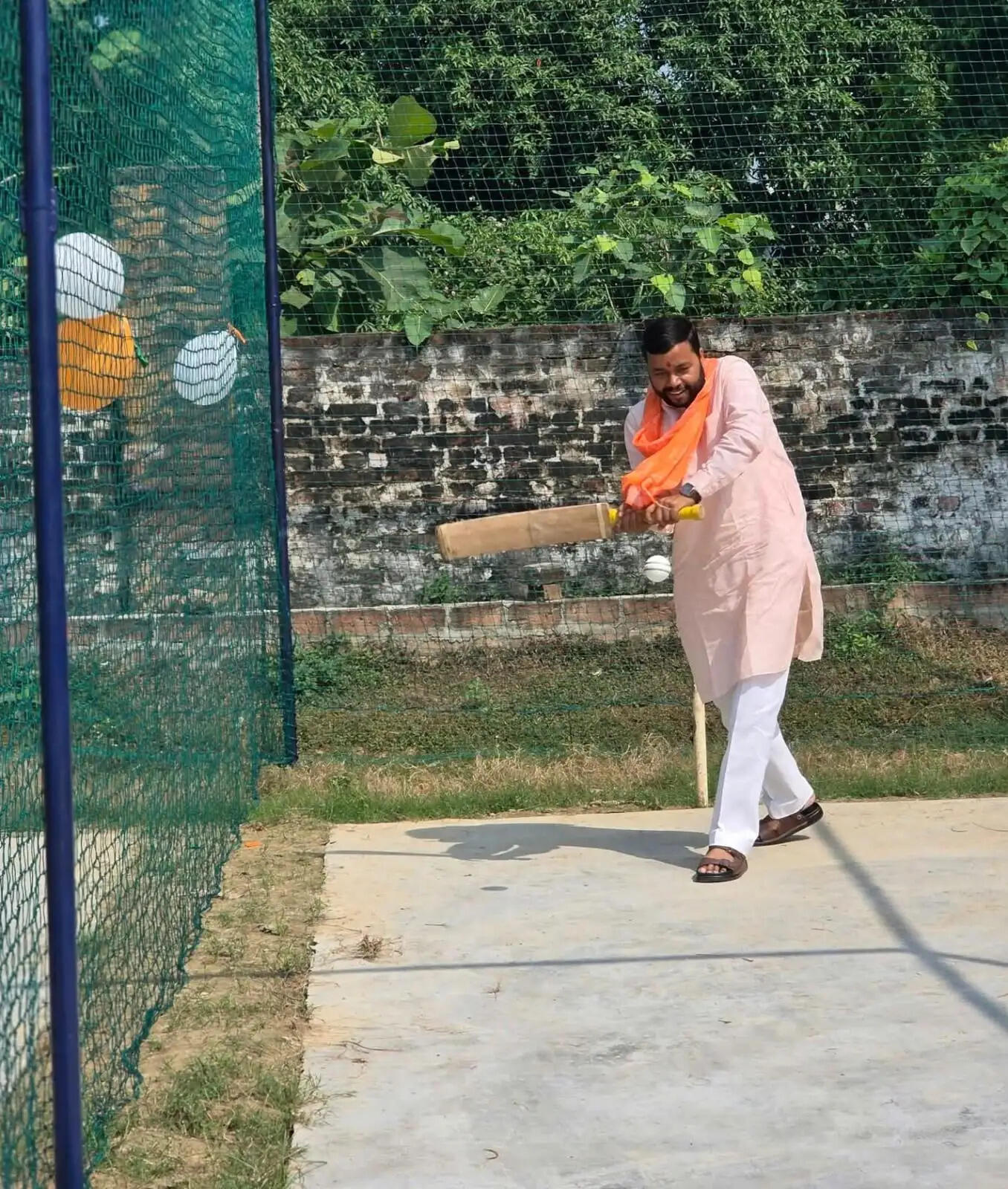 वाराणसी में क्रिकेट प्रतिभाओं को मिलेगा नया मंच, Ten X Cricket Academy का भव्य शुभारंभ