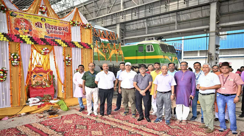 बरेका में विश्वकर्मा पूजा हर्षोल्लास के साथ धुमधाम से मनाया गया