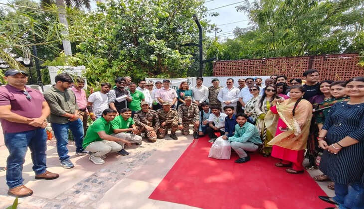 वाराणसी में &lsquo;हरियाली एक्सप्रेस&rsquo; को मिली हरी झंडी, 10 दिनों तक चलेगा पौधारोपण और पर्यावरण जागरूकता अभियान