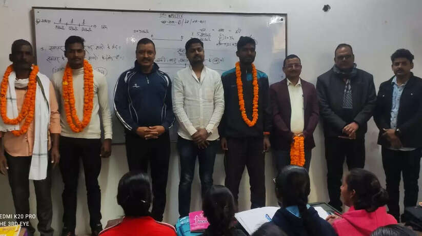 थर्ड आई क्लासेज के दो छात्र को भारतीय सेना में चयनित पर किया सम्मानित