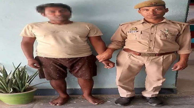 Varanasi News: थाना कपसेठी पुलिस ने 20 शीशी अवैध देशी शराब के साथ अभियुक्त चन्द्रभान को किया गिरफ्तार