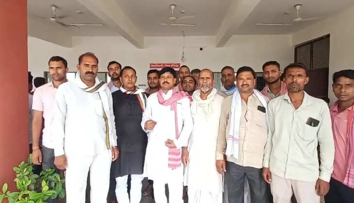 विंध्य एक्सप्रेसवे के विरोध में किसानों का प्रदर्शन, मुख्यमंत्री को भेजा ज्ञापन