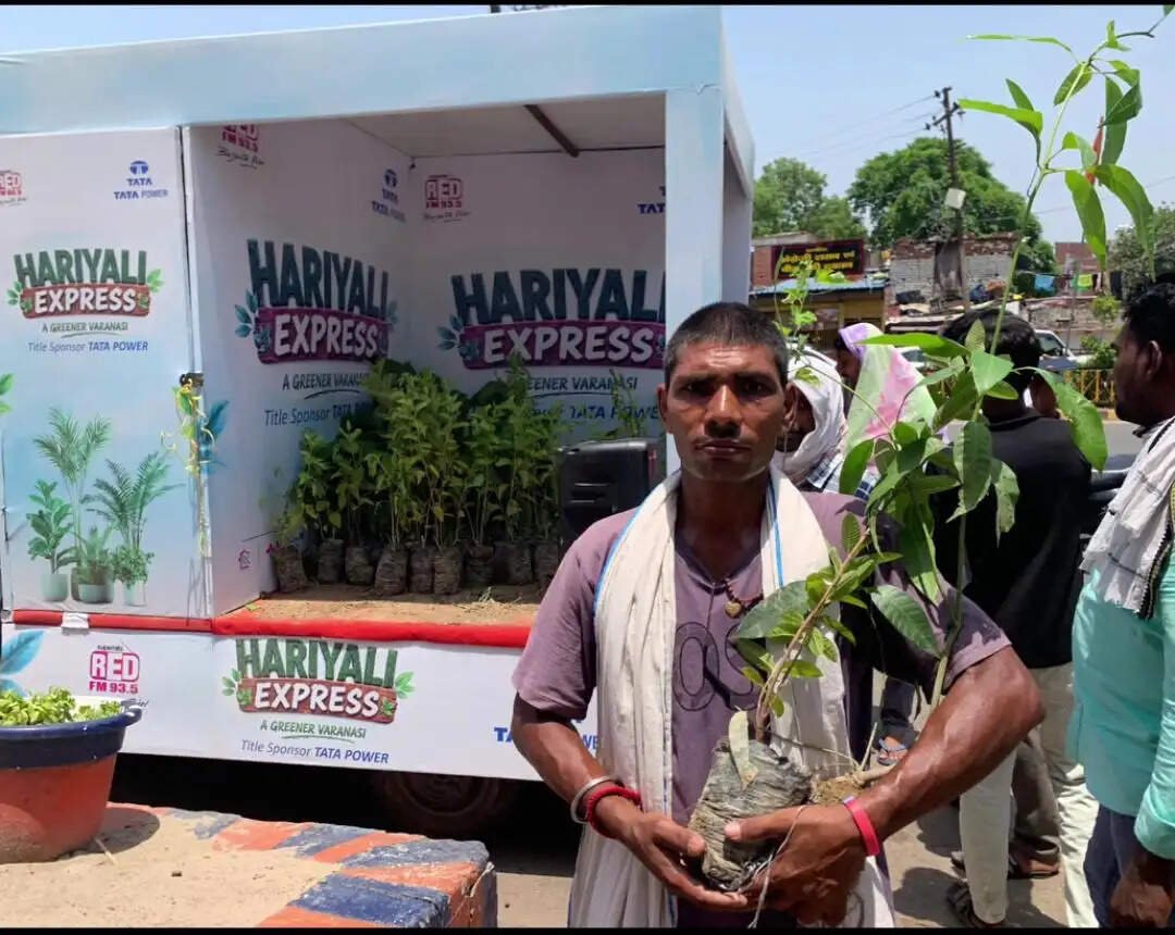 वाराणसी। पर्यावरण संरक्षण और वृक्षारोपण को बढ़ावा देने के उद्देश्य से रेड एफएम वाराणसी द्वारा चलाया गया 10 दिवसीय 