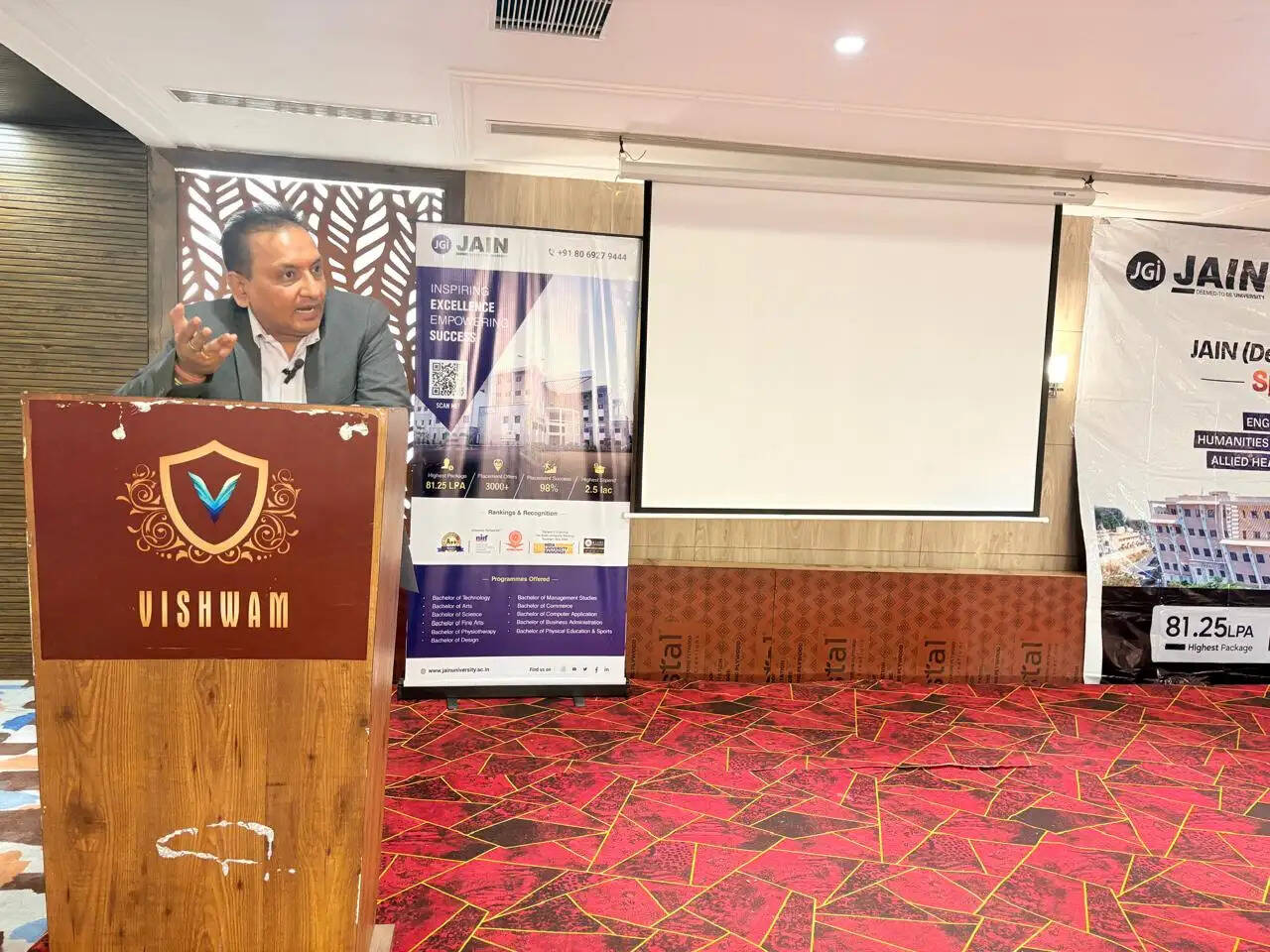 वाराणसी में भविष्य के करियर पर जोर! JAIN University की नई पहल, फ्यूचरिस्टिक कोर्सेज और करियर काउंसलिंग पर फोकस