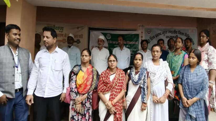 वाराणसी में कबीरचौरा अस्पताल द्वारा मिनी स्वास्थ शिविर का किया गया आयोजन