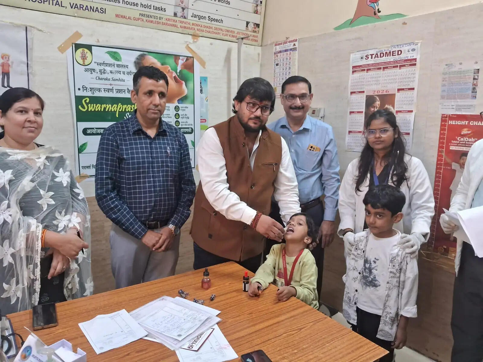 वाराणसी में 195 बच्चों को कराया गया निःशुल्क स्वर्णप्राशन, 28 नवंबर को अगला कैंप