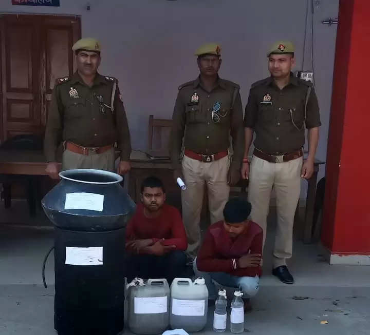 Ayodhya news: Kotwali police arrested two accused with illegal raw liquor and liquor making equipment