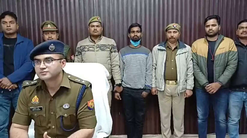 चंदौली में दो दिन पूर्व हुई महिला की हत्या का पुलिस ने किया खुलासा, चीखना देने से इनकार की महिला को आरोपी ने कर दी हत्या
