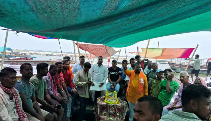 वाराणसी में मां गंगा निषाद राज सेवा समिति के तत्वाधान में मांझी समाज द्वारा&nbsp;एक विशाल बैठक का आयोजन