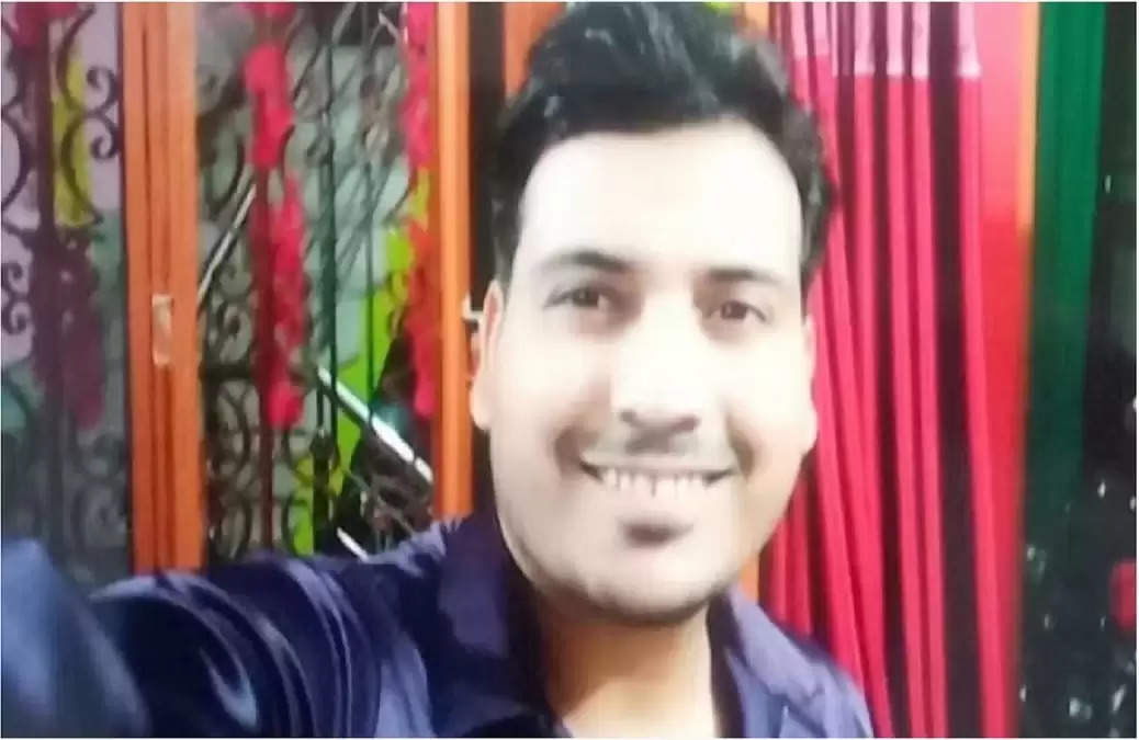Youth preparing for PhD in Varanasi commits suicide by slitting throat wi