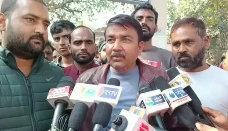 Raebareli News: रायबरेली&nbsp;में मृत युवक का शव रखकर परिजनों ने&nbsp;पुलिस अधीक्षक कार्यालय का&nbsp;किया घेराव