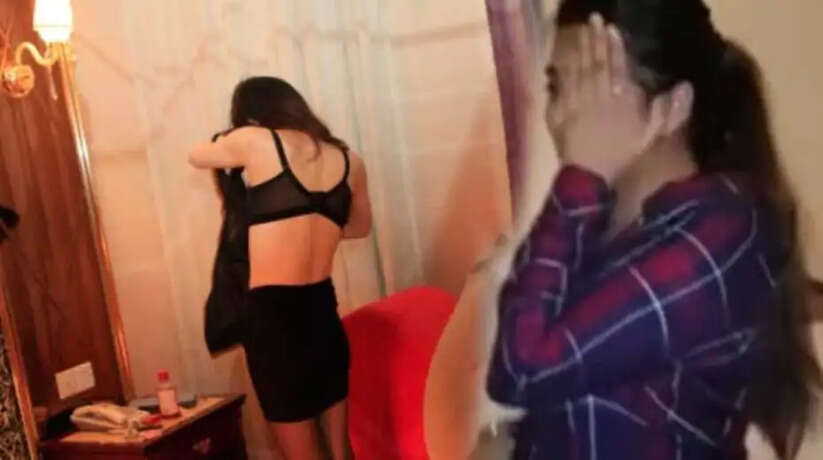 यूपी के इस नामी होटल में सेक्स रैकेट का भंडाफोड़, पुलिस ने युवक-युवतियों को लिया हिरासत में