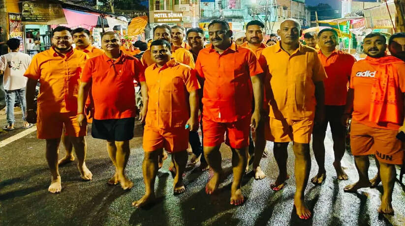 बाबा बैजनाथ धाम पहुंचे पूर्व जिला पंचायत अध्यक्ष छत्रबली सिंह, जनपदवासियों के लिए की मंगल कामना
