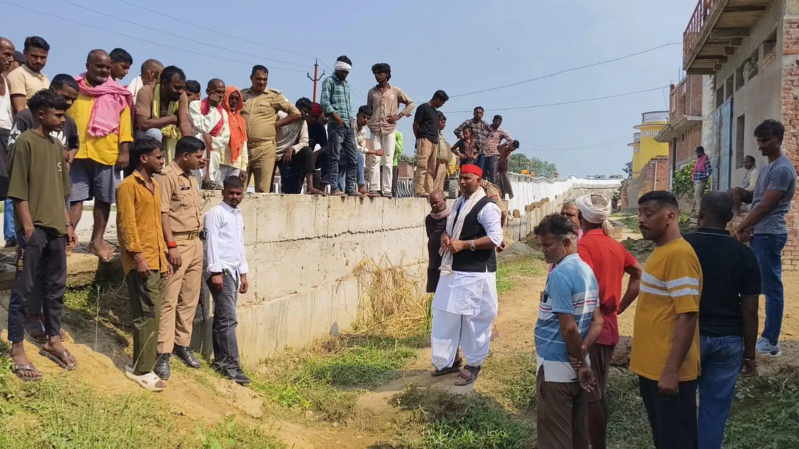 सड़क व पुल निर्माण में बड़े पैमाने पर हो रहा भ्रष्टाचारः मनोज सिंह डब्लू