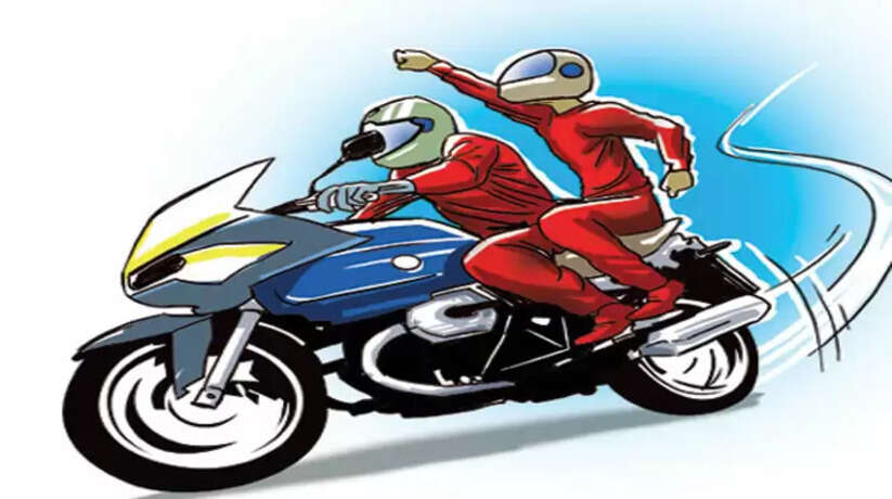 वाराणसी आदमपुर क्षेत्र में चोरों ने घर के बाहर से की बाइक चोरी