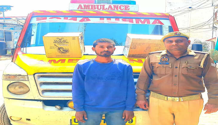 *🔹एम्बुलेंस से अवैध शराब तस्करी का खुलासा, चेकिंग के दौरान एम्बुलेंस से 512.250 लीटर अवैध अंग्रेजी शराब (अनुमानित कीमत 03 लाख रूपये) बरामद.* *🔹हरियाणा से बिहार राज्य के लिए की जा रही थी तस्करी। बिहार व उत्तर प्रदेश के 03 फर्जी नम्बर प्लेट लगाकर की जा रही थी तस्करी, राज्य की सीमा बदलते ही नम्बर प्लेट में कर दिया जाता था बदलाव*  *पुलिस अधीक्षक चन्दौली आदित्य लांग्हे द्वारा अपराध व अपराधियों पर प्रभावी अंकुश लगाये जाने हेतु चलाये जा रहे अभियान के क्रम में पुलिस अधीक्षक आपरेशन, अनिल कुमार यादव व क्षेत्राधिकारी सदर, राजेश राय के पर्यवेक्षण में चन्दौली पुलिस टीम द्वारा एम्बुलेंस से हरियाणा निर्मित विभिन्न ब्रांड के कुल 512.250 लीटर अवैध अंग्रेजी शराब (अनुमानित कीमत 03 लाख रूपये) की तस्करी कर रहे 01 अभियुक्त को गिरफ्तार किया गया है। तस्करी के दौरान विभिन्न नम्बर प्लेटों का प्रयोग किया जाता था।*   आज दिनांक 18.02.2025 को उ0नि0 संतोष कुमार तिवारी, उपनिरीक्षक राजेश सिंह मय हमराह को रात्रि गस्त व चेकिंग के दौरान अभिसूचना प्राप्त हुयी कि हरियाणा से बिहार राज्य के लिए चन्दौली के हाईवे से एक एम्बुलेंस से अवैध शराब तस्करी की जा रही है इस सूचना पर पुलिस लाइन के सामने लगे बैरियर पर चेकिंग प्रारम्भ की गई। कुछ देर बाद एक एम्बुलेन्स (UP23T7999) सामने से आयी जिसको रोककर पुलिस टीम द्वारा चेकिंग की गयी तो एम्बुलेन्स के अन्दर बने बाक्स से हरियाणा राज्य निर्मित शराब की पेटियां बरामद हुयी।  पेटियो को खोलवाकर कर देखा गया तो 54 पेटी रायल स्टेज बैरल सलेक्ट (प्रत्येक पोटी में 12 बोटल तथा प्रत्येक बोतल मे 750 ML शराब अग्रेजी कुल 648x750 ML कुल 486 लीटर) व 3 पेटी मे 35 बोतल मैजिक मोमेन्ट अग्रेजी शराब (प्रत्येक बोतल मे 750 ML कुल 35x750 ML 26.250 लीटर) हरियाणा निर्मित अवैध अग्रेजी शराब बरामद हुई।  गिरफ्तार एम्बुलेंस चालक की पहचान कुनाल कुमार S/O मुन्ना शाह निवासी वस्ती रोड कटरा माल्दा रोड थाना मनेर पटना बिहार के रूप में हुयी। जिसको समय करीब 05.40 बजे गिरफ्तार किया गया। एम्बुलेंस से बरामद 03 वाहन नम्बर प्लेट क्रमशः UP23T7999, BR01PJ8960, BR01PD1241 के बारे में पूछताछ पर गिरफ्तार अभियुक्त द्वारा बताया गया कि इन नम्बर प्लेटों का इस्तेमाल प्रदेश बदलने पर उनकी सीमाओं में किया जाता है। जिस प्रदेश में एम्बुलेंस प्रवेश करती है वहां का नम्बर प्लेट लगा दिया जाता है। अभियुक्त का यह कार्य अन्तर्गत धारा 60/63 आबकारी अधिनियम व धारा 338/336(3)/336(4)/340(2) बीएनएस के अन्तर्गत दण्डनीय अपराध है। तथा बरामद वाहन को अन्तर्गत धारा 207 एमबीएक्ट में सीज किया गया। *पंजीकृत अभियोग* मुं.अ.सं. 36/2025 धारा 336(3), 336(4), 338, 340(2) BNS व 60/63 आबकारी अधिनियम थाना चन्दौली।  *गिरफ्तार अभियुक्त* कुनाल कुमार पुत्र मुन्नाशाह, निवासी- बस्ती रोड़ कटरा, मालदा रोड, मनेर, पटना बिहार।  *बरामदगी* 1.54 पेटी रायल स्टेज बैरल सलेक्ट (प्रत्येक पोटी में 12 बोटल तथा प्रत्येक बोतल मे 750 ML शराब अग्रेजी कुल 648x750 ML कुल 486 लीटर)  2.3 पेटी मे 35 बोतल मैजिक मोमेन्ट अग्रेजी शराब (प्रत्येक बोतल मे 750 ML कुल 35x750 ML 26.250 लीटर) *हरियाणा निर्मित, अनुमानित कीमत 03  लाख रुपये।* 3.तीन वाहन रजिस्ट्रेशन नम्बर प्लेट (बिहार व यूपी)  4.एक मोबाइल। *पुलिस टीम* प्रभारी निरीक्षक चन्दौली राजेश सिंह उपनिरीक्षक संतोष कुमार तिवारी मय हमराह।  उपनिरीक्षक राजेश सिंह मय हमराह *स्वाट/सर्विलांस-* उ0नि0 आशीष मिश्रा प्रभारी स्वाट/सर्विलांस टीम हे0का0 अरविंद भारद्वाज हे0का0 राणा प्रताप सिंह हे0का0 आनंद सिंह हे0का0 रामानंद यादव हे0का0 प्रेम यादव का0 अजीत कुमार सिंह का0 नीरज कुमार मिश्रा का0 मनोज कुमार यादव का0 मनीष कुमार