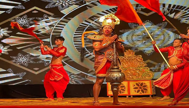 अयोध्&zwj;या की रामलीला में हनुमान जी की भूमिका निभा रहे बिंदु दारा सिंह ने किए रामलला के दर्शन