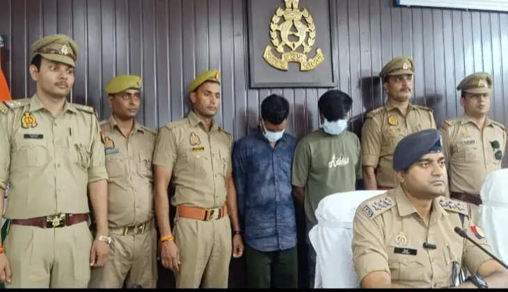वाराणसी साइबर क्राइम थाना पुलिस ने ऑनलाइन बेटिंग और जुए का कारोबार करने वाले दो आरोपियों को गिरफ्तार किया। कार्रवाई में 9 मोबाइल, 12 सिम कार्ड बरामद हुए और करीब 5 लाख रुपये बैंक खातों में सीज किए गए।