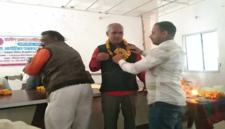 Ayodhya News: तहसील इकाई बीकापुर का तीसरा वार्षिक ग्रामीण पत्रकार सम्मेलन हुआ संपन्न